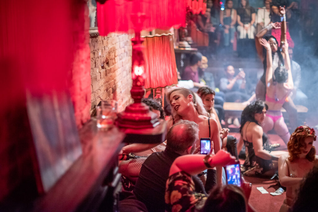 "black burlesque in new york" - https://sirenpack.com