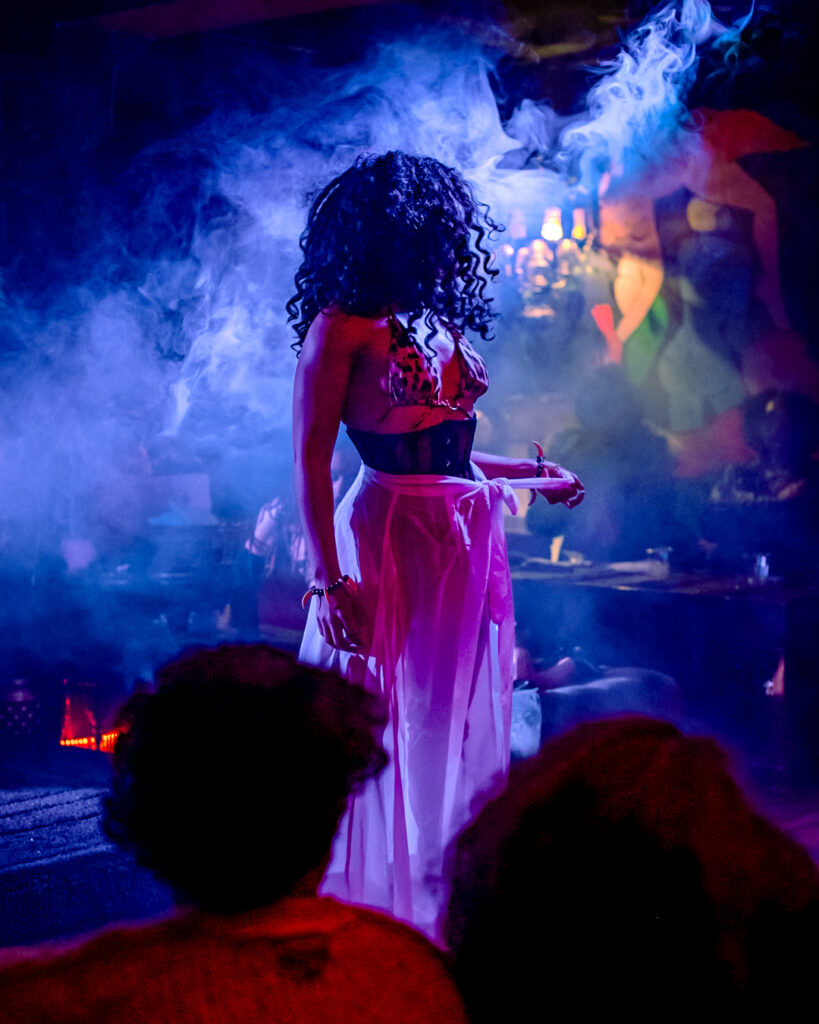 "black burlesque dancer - shay au lait" - https://sirenpack.com